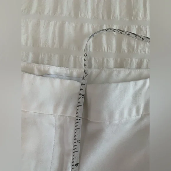 Liz Claiborne White Cropped Pants - Picture 11 of 16